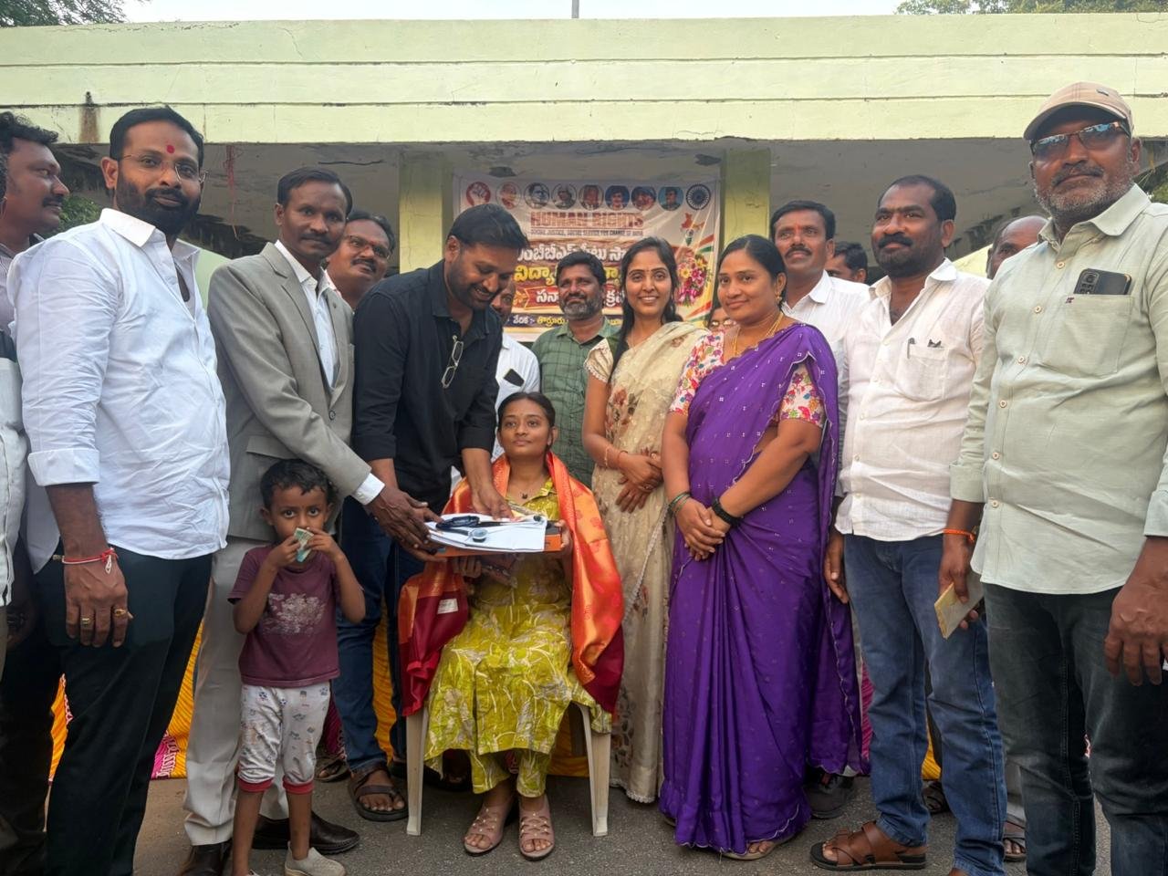 ఎంబిబిఎస్ సీట్ సాధించిన విద్యార్థులకు హ్యూమన్ రైట్స్ ఆధ్వర్యంలో ఘనసన్మానం